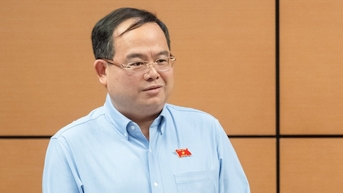 대의원들, 부담 줄이기 위해 고졸 폐지 제안, 교육계 성과 쫓지 않아