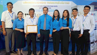 ចលនា​ត្រាប់​តាម​ស្នេហា​ជាតិ​ដ៏​សាទរ​ក្នុង​ចំណោម​កម្មករ មន្ត្រីរាជការ និង​កម្មករ