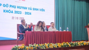សិស្សានុសិស្ស និងមាតាបិតាសម្តែងការព្រួយបារម្ភចំពោះការផ្អាកកម្មវិធីឱសថវៀតណាម-អាល្លឺម៉ង់។