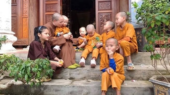 ផ្ទះដ៏កក់ក្តៅនៃវត្ត Zen របស់ព្រះសង្ឃ Ngoan