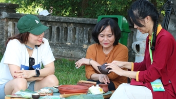 ការស្តារឡើងវិញនូវឧស្សាហកម្មតែដែលទាក់ទងនឹងការអភិវឌ្ឍន៍ទេសចរណ៍
