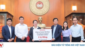ក្រុមហ៊ុន Honda វៀតណាមបរិច្ចាគថវិកាចំនួន 2 ពាន់លានដុង ដើម្បីគាំទ្រព្យុះទី 10 និងទី 11