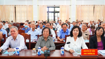 សន្និសីទជួបមន្ត្រីចូលនិវត្តន៍នៃខេត្ត Ben Tre