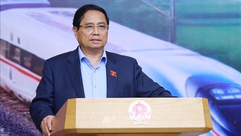 នាយករដ្ឋមន្ត្រី Pham Minh Chinh៖ អភិវឌ្ឍន៍ឧស្សាហកម្មផ្លូវដែកឆ្ពោះទៅឧស្សាហូបនីយកម្ម និងទំនើបកម្ម