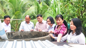 ក្រុមប្រឹក្សា​ប្រជាជន​ខេត្ត​ចុះ​ពិនិត្យ​គុណភាព​ទឹក​ក្នុង​ស្រុក​នៅ​ឃុំ​ចូវហុង។