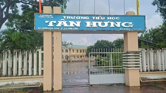 នាយក​សាលា​រង​ការ​ចោទ​ប្រកាន់​ពី​បទ​សម្លុត​គ្រូ៖ តើ​ប្រធាន​មន្ទីរ​អប់រំ​និង​បណ្ដុះបណ្ដាល​ស្រុក​កៅមេ​និយាយ​យ៉ាង​ណា?
