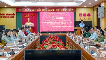ការបណ្តុះបណ្តាលដើម្បីបង្កើនជំនាញសរសេរ និងថតរូបសម្រាប់អ្នកសហការ