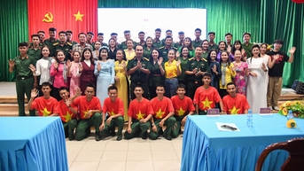 អញ្ជើញទៅសួរសុខទុក្ខ និងជូនអំណោយដល់អង្គភាពព្រំដែនខេត្ត Tay Ninh