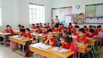 Nghe An ប្រគល់មុខតំណែងជាង 43,000 ដល់សាលារៀនក្រោមឃុំ និងសង្កាត់
