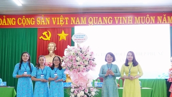 ស្ត្រីឃុំ Quang Son លើកកំពស់ស្វ័យភាព ការបង្កើតថ្មី គំនិតច្នៃប្រឌិត និងសេចក្តីប្រាថ្នាចង់ក្រោកឡើង