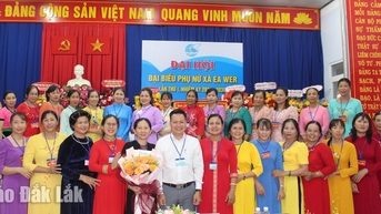 ស្ត្រី Ea Wer លើកកម្ពស់តួនាទីរបស់ពួកគេក្នុងការអភិវឌ្ឍន៍សេដ្ឋកិច្ច និងការកសាងជនបទថ្មី។