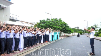 រង់ចាំវគ្គផ្ដាច់ព្រ័ត្រ Road to Olympia