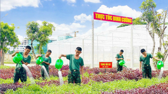 Đẩy mạnh tăng gia sản xuất, nâng cao đời sống bộ đội ở Quân khu 4