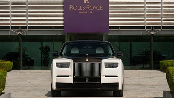 Chi tiết Rolls-Royce Phantom Centenary mạ vàng 24K, thêu 440.000 mũi