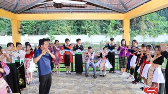 Nuôi dưỡng tình yêu văn hóa dân tộc
