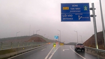 Thay đổi thông tin trên bảng chỉ dẫn cao tốc Bắc-Nam đoạn qua Quảng Trị