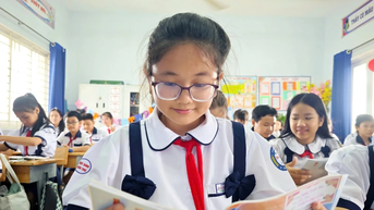 Hiến kế xây dựng bộ sách giáo khoa thống nhất