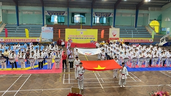 250 vận động viên tranh tài Giải Karate và Taekwondo TP. Huế