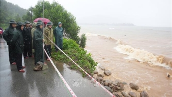 Hue បន្ត​ព្រមាន​ពី​ហានិភ័យ​ខ្ពស់​នៃ​ការ​បាក់​ដី និង​ការ​បាក់​ដី​ដោយសារ​ទឹកជំនន់ និង​ភ្លៀង