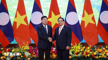 Thủ tướng Phạm Minh Chính hội kiến Chủ tịch nước Lào Thongloun Sisoulith