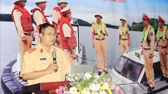 Hình thành nếp sống văn hóa khi tham gia giao thông đường thủy nội địa