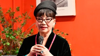 ប្អូនស្រីរបស់តន្ត្រីករ Trinh Cong Son ក្លាយជា "អ្នកនាំសារចងចាំរបស់ Trinh"