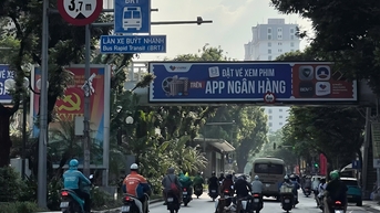 Cảnh bất ngờ trên phố Hà Nội gắn camera AI