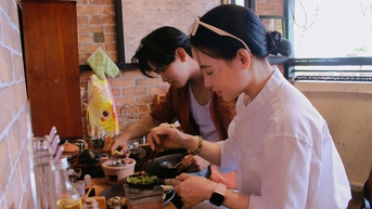 Đi cà phê, nấu bữa ăn tí hon như... chơi đồ hàng: Trải nghiệm thú vị ở TP.HCM
