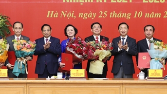 នាយករដ្ឋមន្ត្រីបង្ហាញសេចក្តីសម្រេចតែងតាំងឧបនាយករដ្ឋមន្ត្រី និងរដ្ឋមន្ត្រី