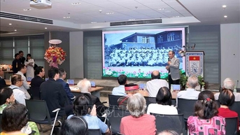 Củng cố tình hữu nghị giữa nhân dân Việt Nam và nhân dân Trung Quốc