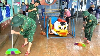 Chung tay hỗ trợ người dân, trường học ảnh hưởng bởi mưa bão