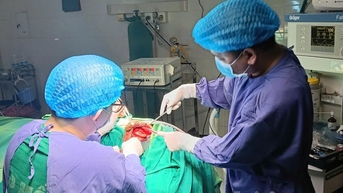 Trung tâm Y tế khu vực Chiêm Hoá: Phẫu thuật thành công khối u vùng mặt và tạo hình cho người bệnh