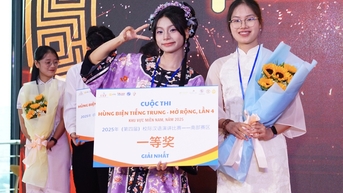 Sinh viên hùng biện về AI, con người trong kỷ nguyên số bằng tiếng Trung