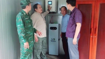 Tặng công trình điện năng lượng mặt trời cho Đồn Biên phòng Ea H’leo