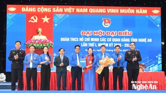 សម្ព័ន្ធយុវជនកុម្មុយនិស្តហូជីមិញ និងគណៈកម្មាធិការបក្សខេត្ត Nghe An បានរៀបចំមហាសន្និបាតគណៈប្រតិភូលើកទី ១ អាណត្តិ ២០២៥ - ២០៣០។