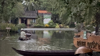 Ngập cũ chưa rút, ngập mới ùa tới, dân Bình Quới chới với