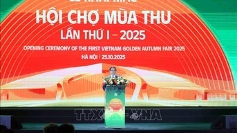Thủ tướng dự khai mạc Hội chợ mùa Thu lần thứ nhất