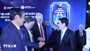 Chủ tịch nước chủ trì chiêu đãi các đoàn dự Lễ mở ký Công ước Hà Nội