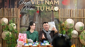'Chốt đơn' gần 6 tấn gạo sau 2 giờ livestream tại Tuần lễ Nông sản Việt 2025