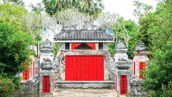Di tích quốc gia Lăng mộ và đền thờ Nguyễn Huỳnh Đức