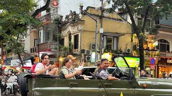 Hà Nội mùa thu: Trải nghiệm trà chanh, ăn cốm ở Nhà thờ Lớn