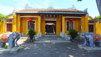 Đình cổ 300 năm tuổi đặt tên theo cặp voi chầu, lưu giữ 10 đạo sắc phong