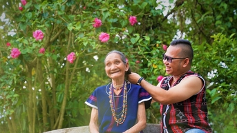 Ngọn lửa bản sắc trên không gian số