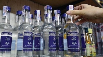 Chưa kịp mừng, chủ hãng rượu Vodka Hà Nội lại chìm trong lỗ