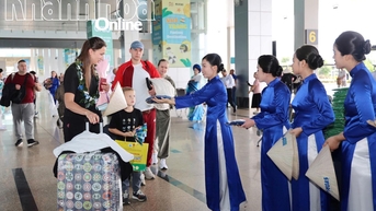 10 tháng, doanh thu du lịch của Khánh Hòa ước đạt hơn 60.000 tỷ đồng