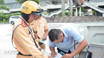 Khuyến khích các lái xe phản ánh vi phạm trật tự an toàn giao thông