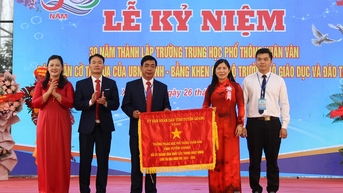 Phó Chủ tịch HĐND tỉnh Lê Thị Thanh Trà dự Lễ kỷ niệm 30 năm thành lập Trường THPT Xuân Vân