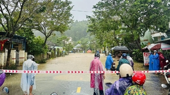 Đà Nẵng ủy quyền cho cơ sở quyết định việc nghỉ học để phòng tránh mưa lũ