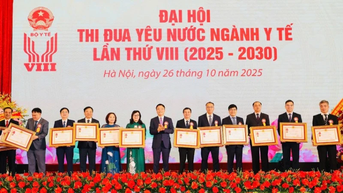 Qua các phong trào thi đua, cán bộ y tế nỗ lực phục vụ nhân dân ngày càng tốt hơn