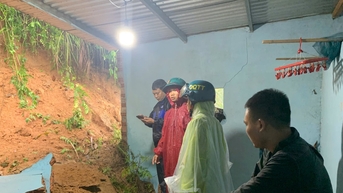 Mưa lớn gây sạt lở tại nhiều khu vực miền núi Đà Nẵng